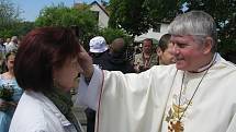 Bohoslužebné setkání při příležitosti vysvěcení opravené kapličky sv. Václava, Vyžlovka 8. května 2011