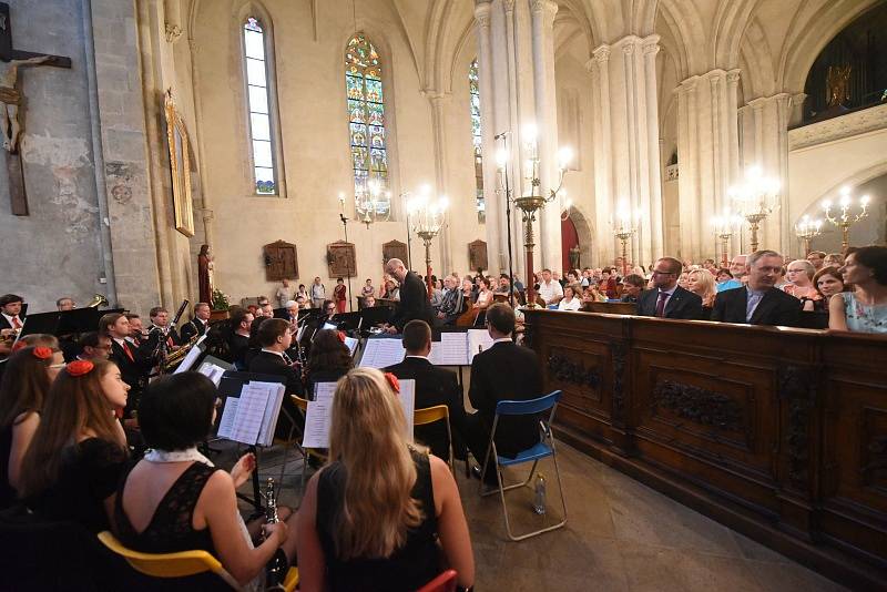 Sobota na Kmochově Kolínu byla pestrá, vrcholem se stal koncert Václava Neckáře.