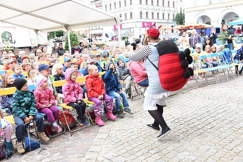 Gasparáda 2019 rozvířila kulturní dění na kolínském Karlově náměstí.