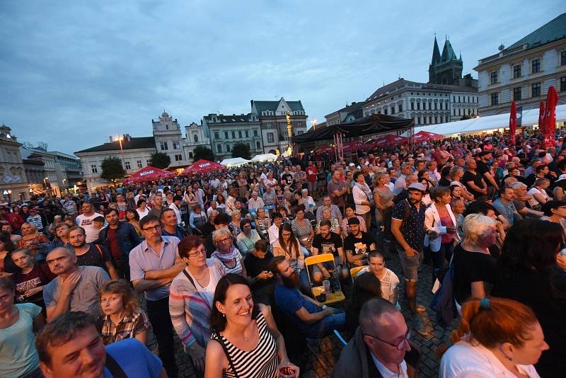 Sobota na Kmochově Kolínu byla pestrá, vrcholem se stal koncert Václava Neckáře.