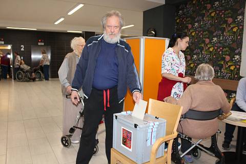 Prezidentské volby v domově Clementas v Mlékovicích, pátek 27. ledna 2023. Odvolil i Luděk Konopáč.
