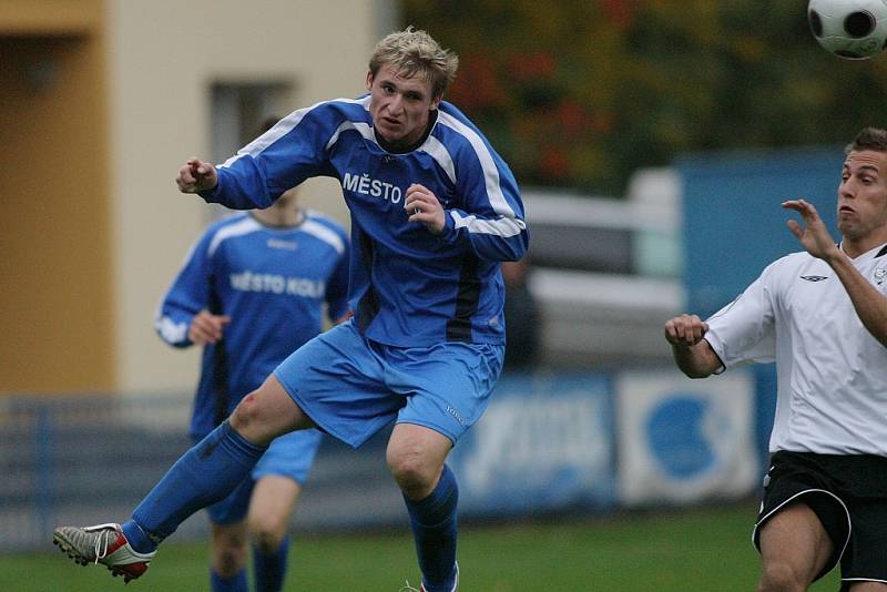 Z utkání FK Kolín - Horní Měcholupy 1:1