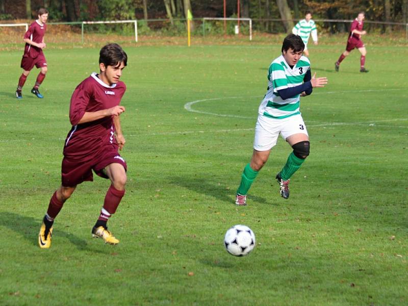 Z utkání okresního přeboru dorostu Zásmuky - Kouřim (1:3).