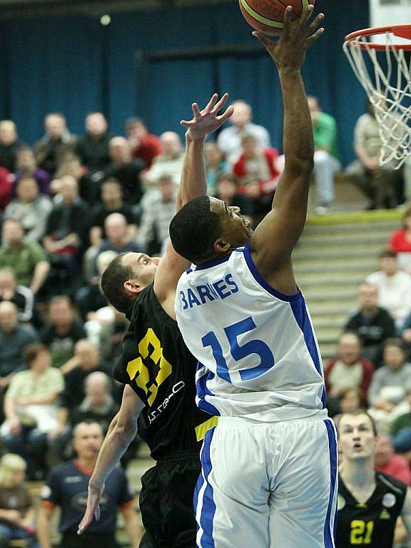 Z utkání BC Kolín - Inter Bratislava (89:64).