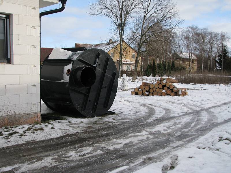 Zima v obci Lošany.