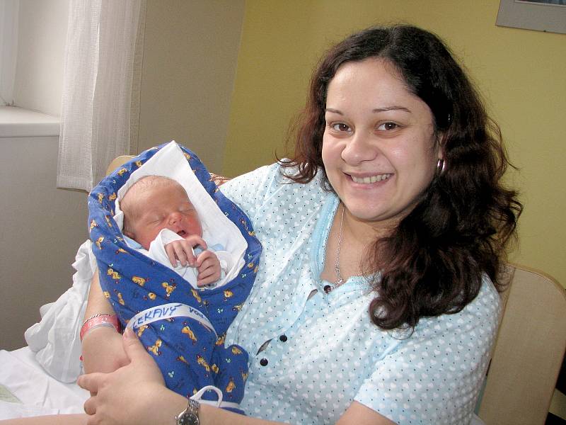 Vojta Žeravý se narodil mamince Věře a tatínkovi Radkovi 29. prosince 2013 s mírami 50 centimetrů a 3350 gramů. Svého prvorozeného syna si rodiče odvezou domů do Sadské.