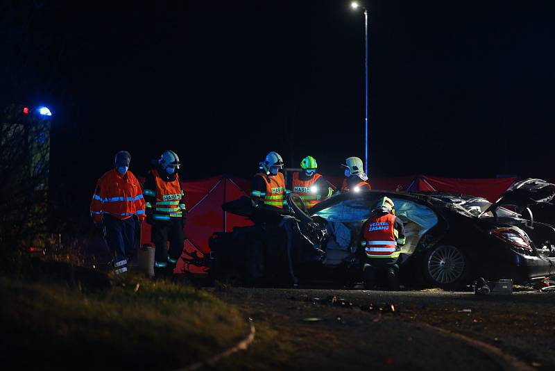 Smrtelná dopravní nehoda na kruhovém objezdu u Ovčár.