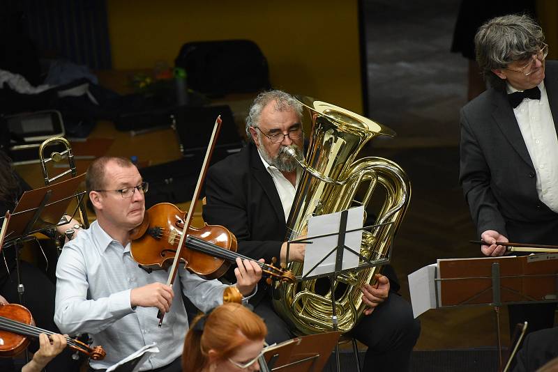 Kolínský filharmonie zahrála v Městském společenském domě.