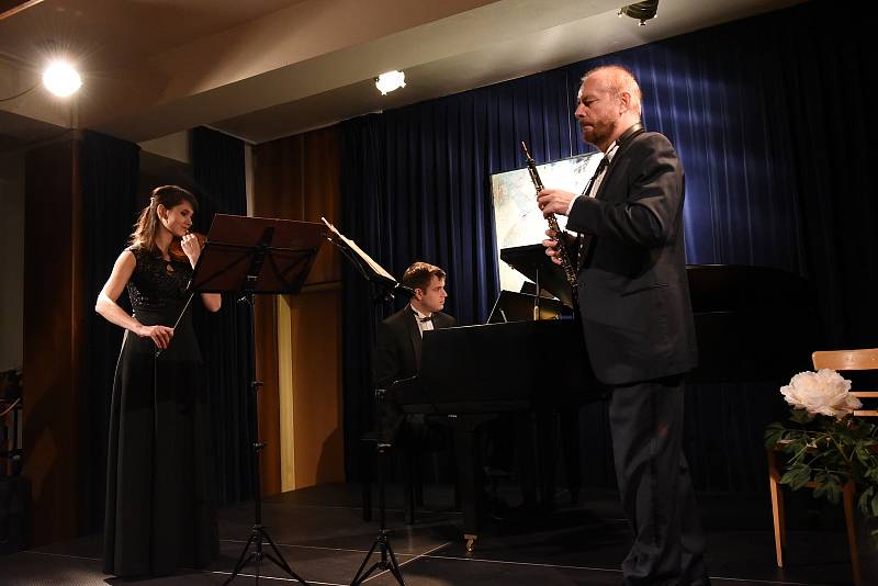 Z třetího koncertu pětapadesátého cyklu Kruhu přátel hudby v Kolíně: Adamusovo trio.