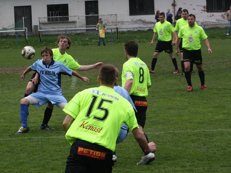 Z utkání FK Kolín B - AFK Pečky (3:2).