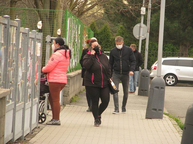 Z návratu dětí do 4. základní školy v Kolíně po skončení nouzového stavu.