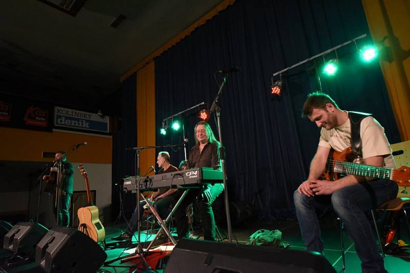 Dvojkoncert kapely Neřež a Romana Dragouna