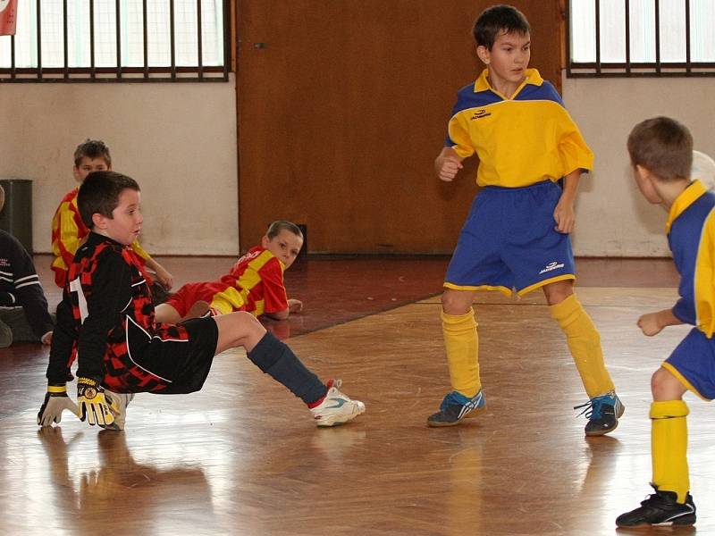 Z halového turnaje přípravek, který pořádala FŠ Velký Osek.