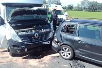 Hromadná dopravní nehoda čtyř osobních a dvou nákladních automobilů na silnici I/38 mezi obcemi Pňov-Předhradí a Nová Ves I.