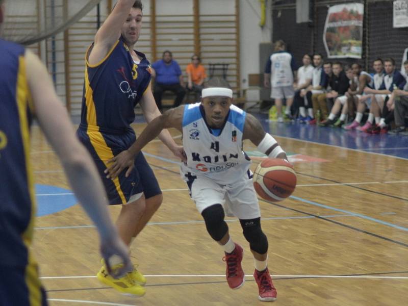 Z utkání BC Geosan Kolín - Opava (89:76).