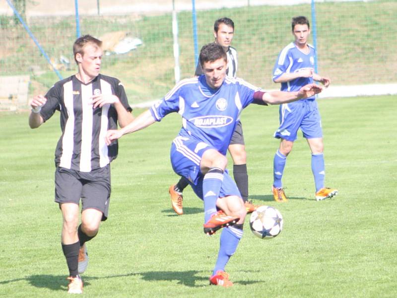 Z utkání FK Kolín - Admira Praha (2:0).