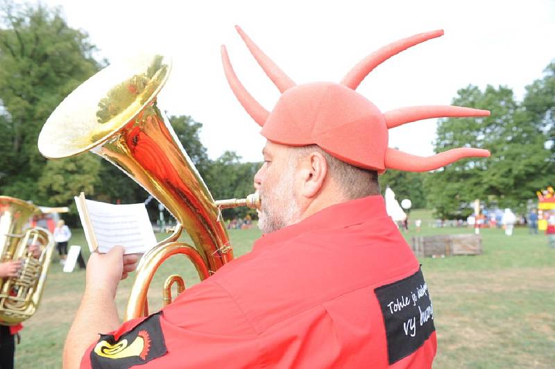 Festival Kefír se přesunul k zámku Kačina