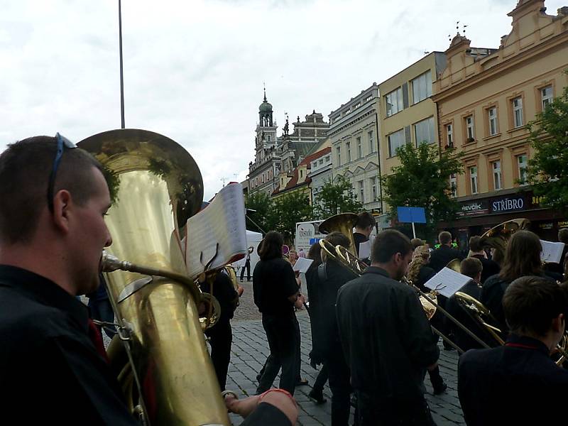 Hlavní slavnostní průvod Kmochova Kolína 2012