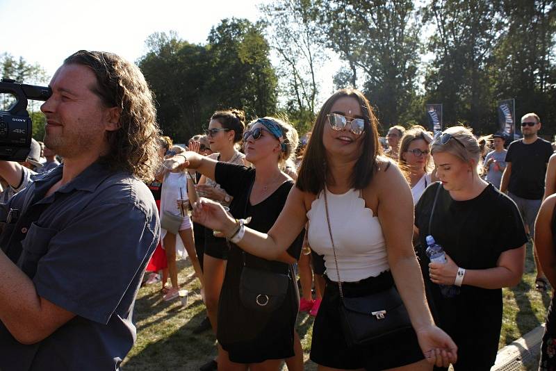 Festival Brod 1995 byl připomínkou začátků dnes již slavného Rock for People, který před lety v Českém Brodě začínal. Vystoupila na něm řada tuzemských hvězd.