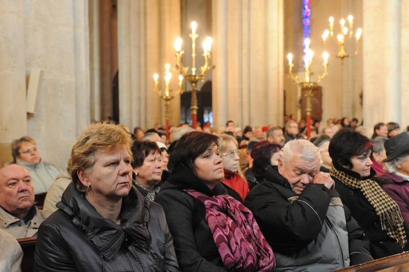 Po šesti letech rekonstrukce se první adventní neděli opět otevřely dveře kolínského chrámu svatého Bartoloměje.  