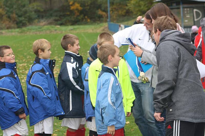 Turnaj O pohár starosty města Kolína se vydařil. Mladí Kolíňáci skončili první.