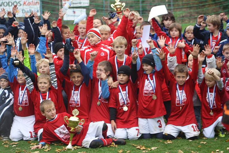 Turnaj O pohár starosty města Kolína se vydařil. Mladí Kolíňáci skončili první.