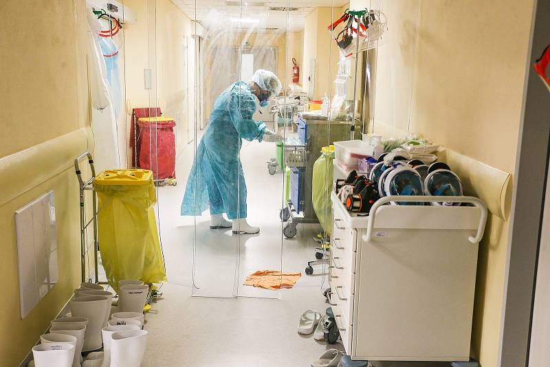Oddělení pro pacienty s covid-19 v Oblastní nemocnici v Kolíně.