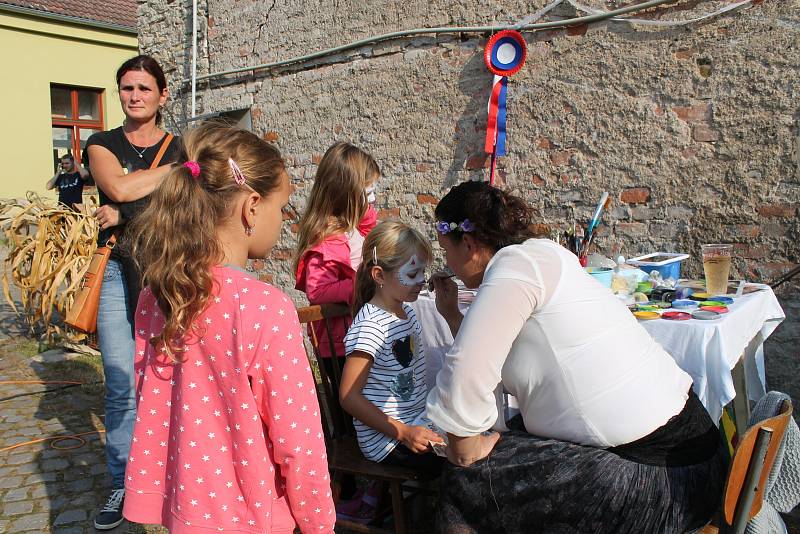 V Polepech se na zahradě Vébrovy restaurace konalo posvícení.