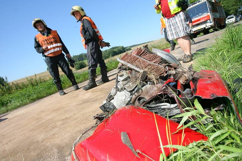 Při dopravní nehodě u Štíhlic se vážně zranil osmnáctiletý mladík 