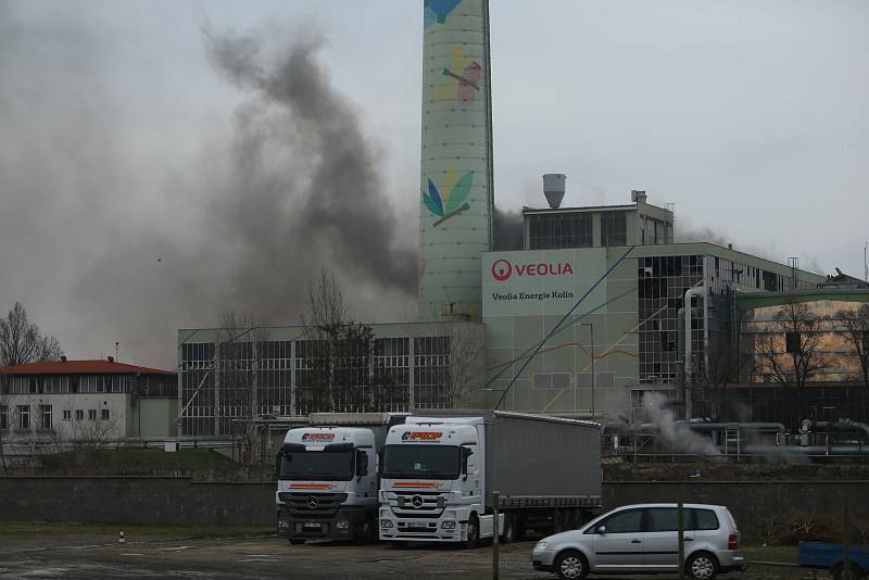 K výbuchu a následnému požáru došlo v kolínské elektrárně v pondělí 28. prosince.