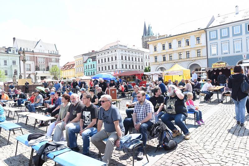 Bluesmani s jižany se po roce sešli na sluníčku i pod střechou.