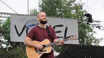 Na slavná léta festivalu Rock for People zavzpomínali v sobotu v areálu českobrodského stadionu Na Kutilce, kam se alespoň na jeden den opět vrátilo festivalové dění.