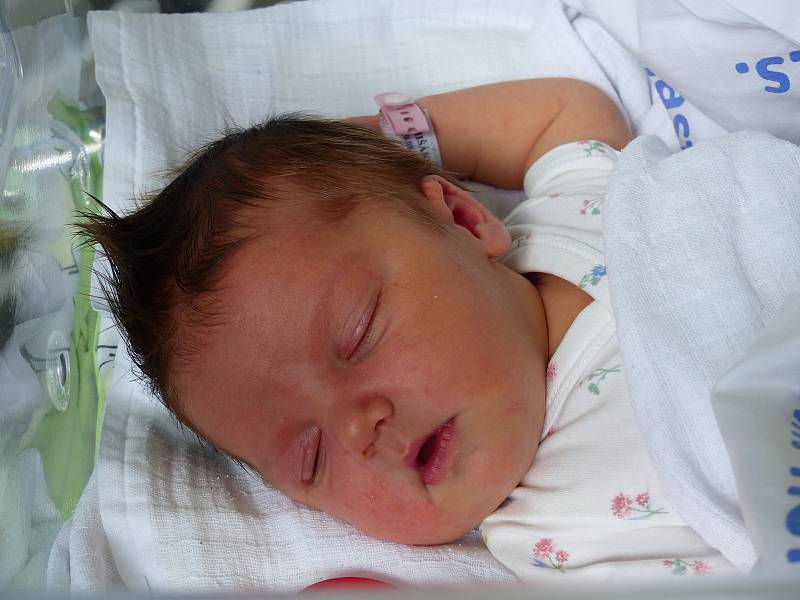 Simona Mišáková se narodila 20. srpna 2021 v kolínské porodnici, vážila 4225 g a měřila 54 cm. V Břežanech II se z ní těší bráškové Denis (9), David (3) a rodiče Veronika a Petr.