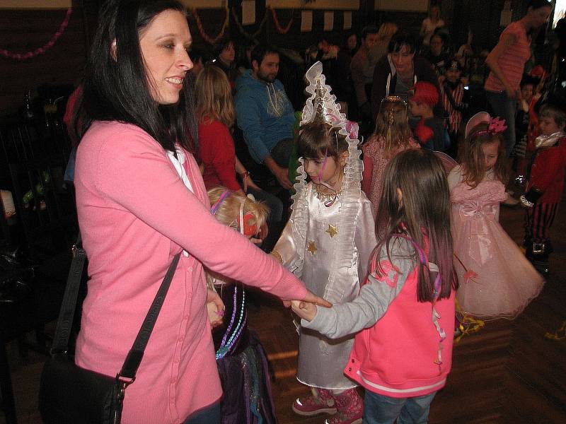 Dětský karneval v Jevanech, sobota 7. února 2015