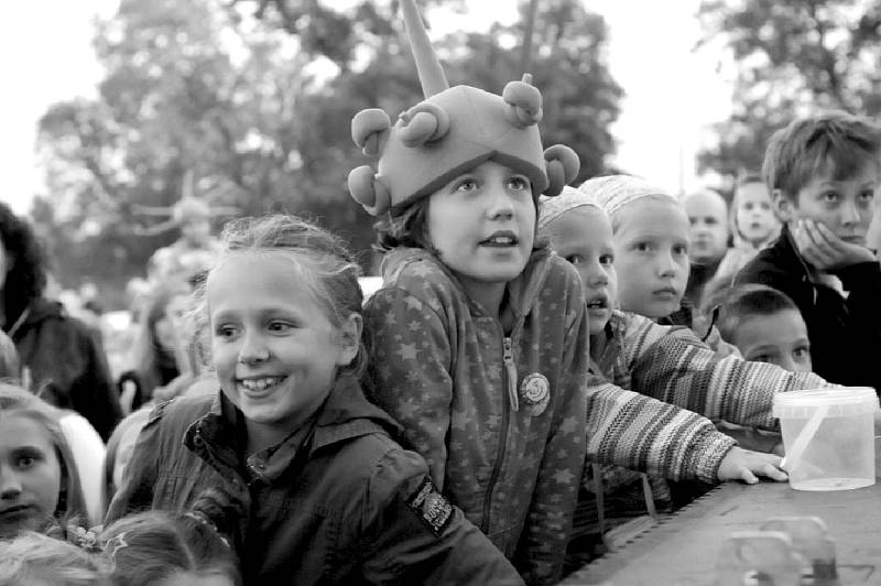 Festival Kefír se přesunul k zámku Kačina