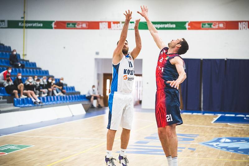 Z basketbalového utkání o třetí místo Kooperativa NBL Kolín - Brno (90:89)