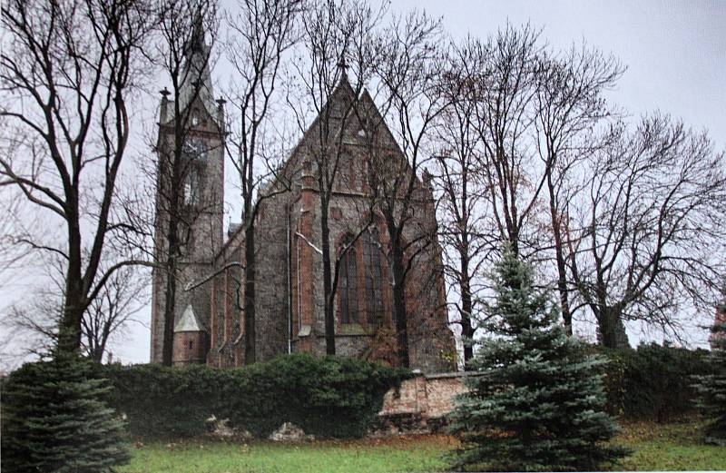 Na počátku dvacátého století byl postaven pseudogotický kostel sv. Jana Křtitele, který je zachycen na snímku ve dnešní podobě.