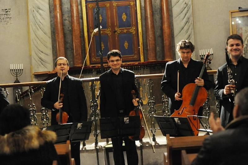 Klarinetistu Daniela Svobodu nakonec na koncertu v synagoze doprovodil Benda Quartet