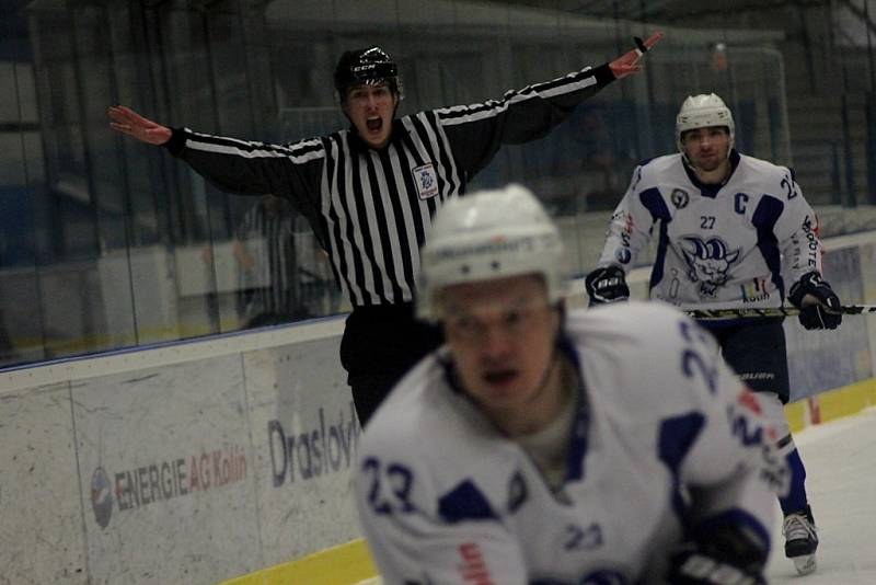 Z hokejového utkání play off Krajské ligy Kolín B - Kralupy n. V. (2:4).