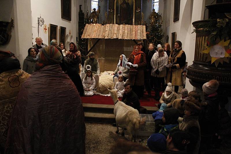 Na druhý Boží hod Vánoční byla v kostele sv. Gotharda v Českém Brodě zahájena výstava betlémů, kterou lze vidět až do 1. ledna příštího roku na ochozu kostela.