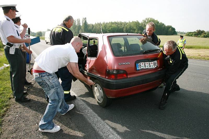 Dopavní nehoda na křižovatce od obce Kaňk na Kolín