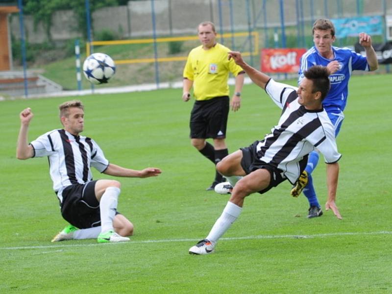 Z utkání FK Kolín - Horní Měcholupy (2:0).