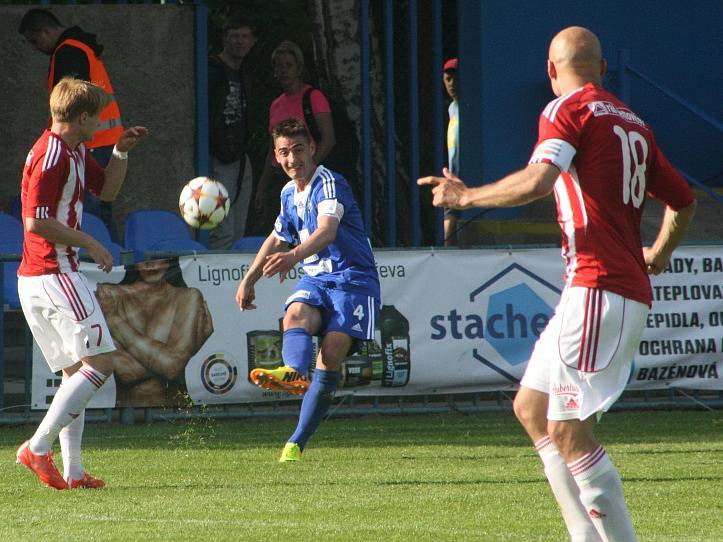 Z utkání FK Kolín - Žižkov (0:4).