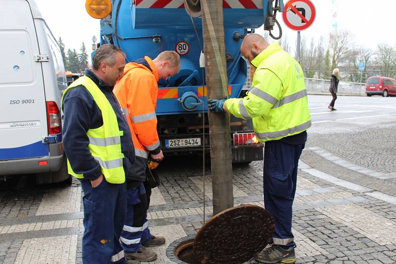 Revize kanalizační přípojky u domu s chráněnými byty v Rubešově ulici v Kolíně