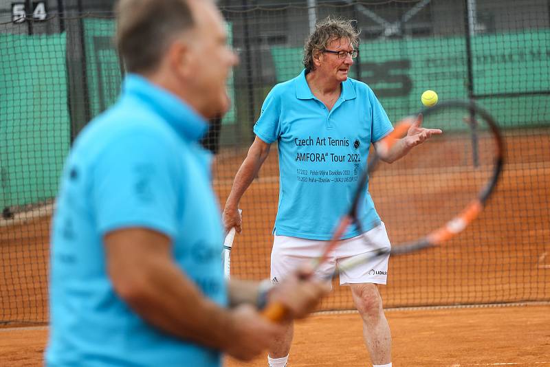 Tenisový turnaj osobností v Kolíně v úterý 5. července 2022.
