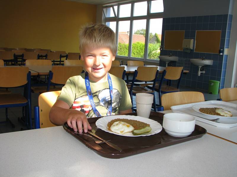 V Pečkách mají novou školní kuchyň s jídelnou