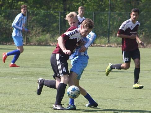 Z utkání krajského přeboru starších dorostenců U19 FK Kolín - Čáslav (1:1).