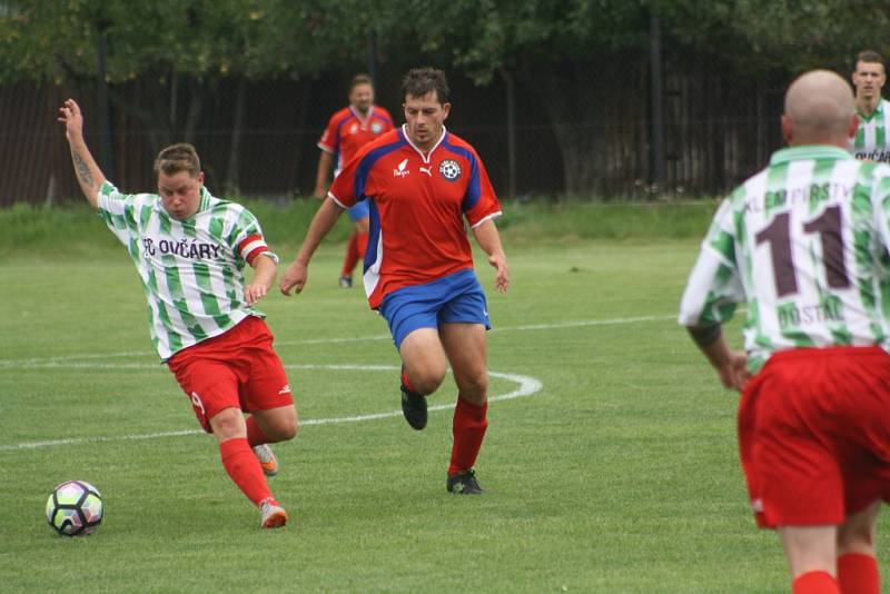 Ve Třech Dvorech se uskutečnil letní turnaj. Z vítězství se radovali domácí fotbalisté (v červeném).