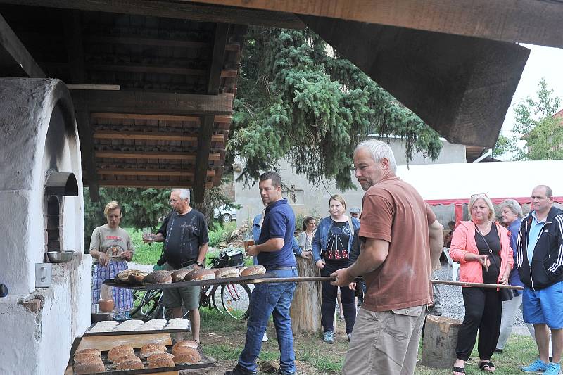 Restaurant Day a pečení chleba ve Štolmíři