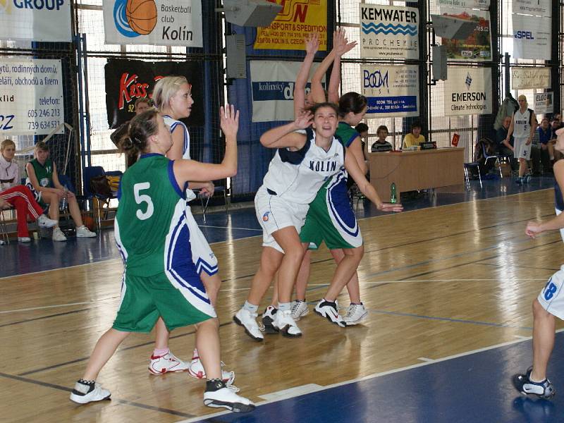 Z utkání ženského krajského přeboru Kolín - Brandýs nad Labem (54:75).